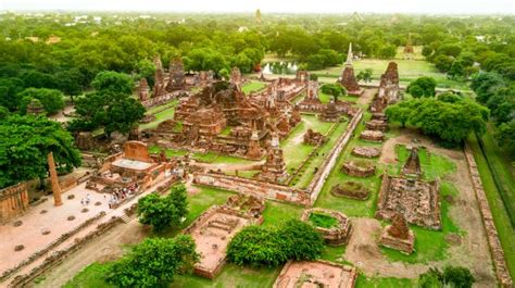 1183年のアユタヤ王朝の創建: タイの文化と政治を再定義する転換点